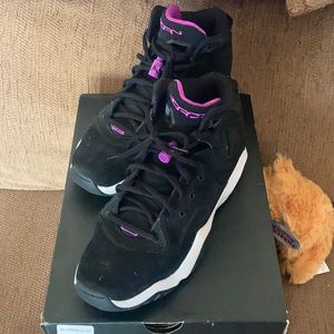Jordans hyper violet